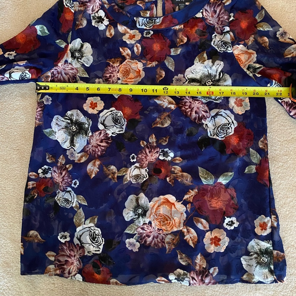 Sheer floral blouse with tie sleeves - Picture 4 of 8